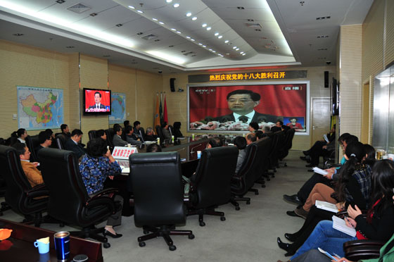 �������������쵼�ͻ��ظɲ��տ�����������������档���Ŀ�  ��