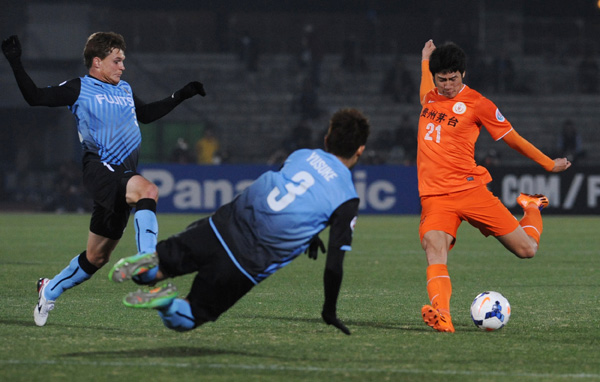 ����ʱ��2��26�գ������˺Ͷ���Ա�ں�����һ���ڱ��������š�     ���գ���2014���ǹ�����H��С�������ֱ����У������˺Ͷӿͳ���0��1�����ձ�����ǰ��ӡ��»��緢