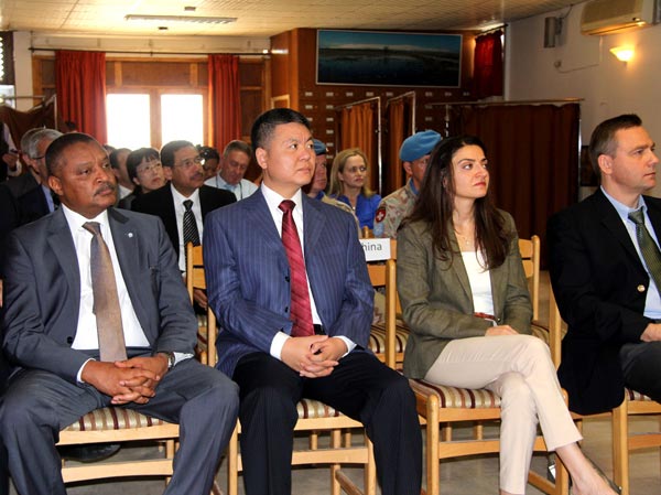 ������������������Ϲ����鳤����Ա�ſ����һ���й�פ�����Ǵ�ʹ���˼��������ϯ�˽�����ʽ��
