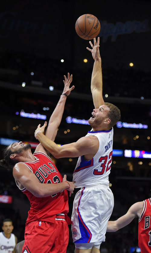 ����ʱ��11��17�գ���2014/2015����NBA�������У�֥�Ӹ繫ţ�ӿͳ���105��89սʤ��ɼ���촬�ӡ����ǿ촬��ǰ�����ң��ң��ڹ�ţ���з�ŵ���ķ�����������ͼƬ���»��緢