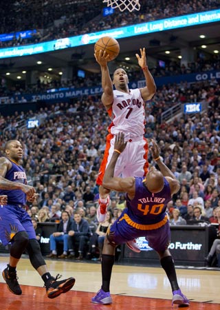 ʱ1124գԱϣڱգ20142015NBAְҵУ׶104100սʤ˹̫ӡ»緢 
