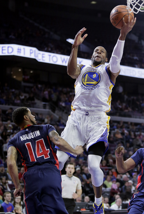����ʱ��11��30�գ���2014-2015����NBA�������У�������ʿ�ӿͳ���104��93սʤ�����ɻ����ӡ�������ʿ����Ա�����ҡ�����������ң��ڱ�����������ͼƬ���»��緢