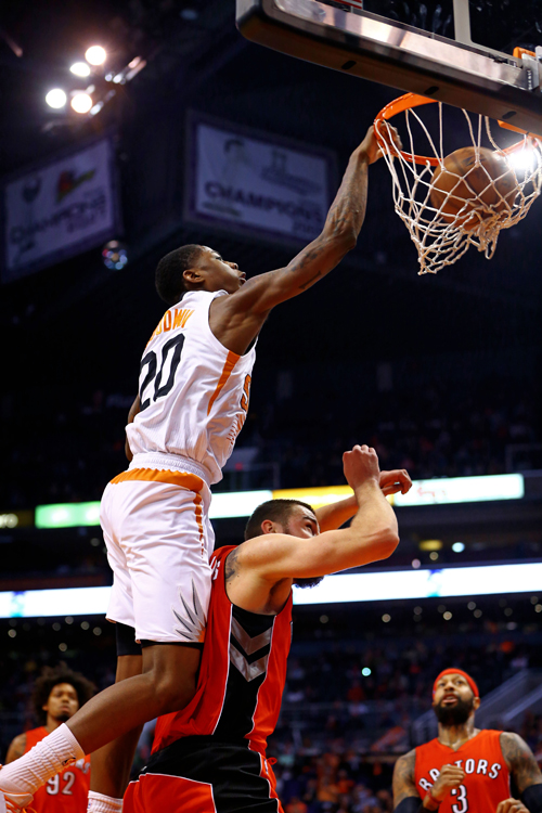 ����ʱ��1��4�գ���2014-2015����NBA�������У������˹̫����������125��109սʤ���׶������ӡ�����̫������Ա�ŵ��£����ڱ����п�����ͼƬ���»��緢
