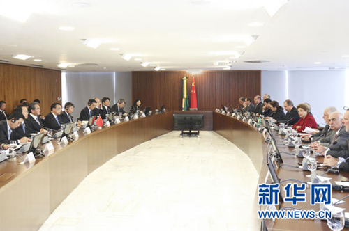 當地時間5月19日，國務院總理李克強在巴西利亞總統府同巴西總統羅塞夫舉行會談。 新華社記者 丁林 攝