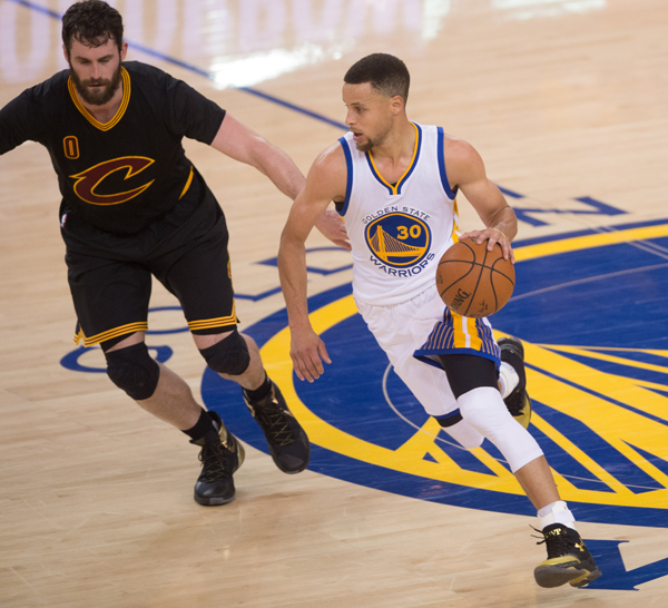 6��19�գ���ʿ����Ա����ң��ڱ����д���ͻ�ơ���Ӱ���»������ ����