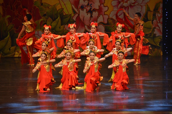 亲情中华艺术团走进台湾新北市 用亲情温暖