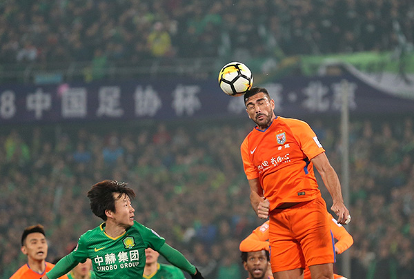 11��25�գ�ɽ��³��̩ɽ����Ա�������ң��ڱ����������� �»�����߲ܲ���