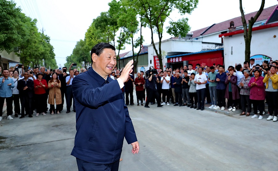 习近平在南阳市淅川县考察南水北调工程