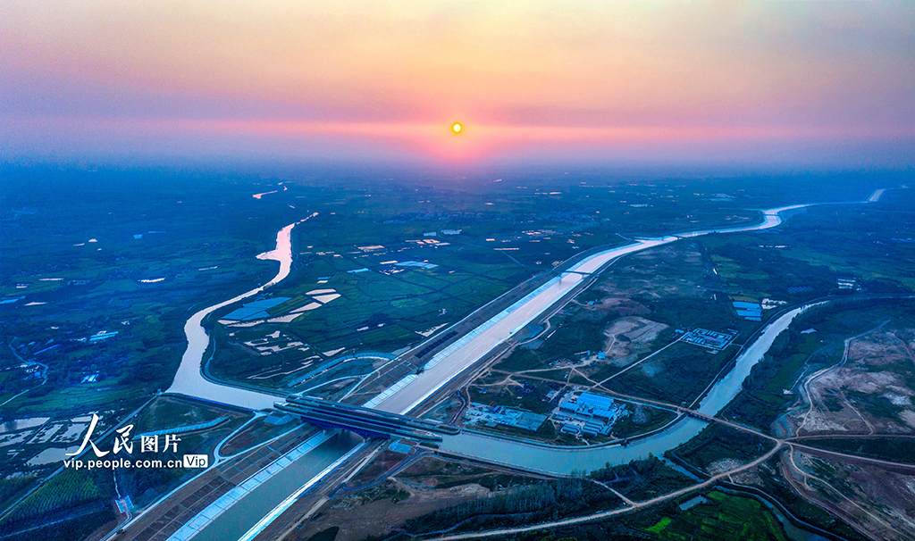 世界跨度最大的鋼結構渡槽通航 水上立交現景觀