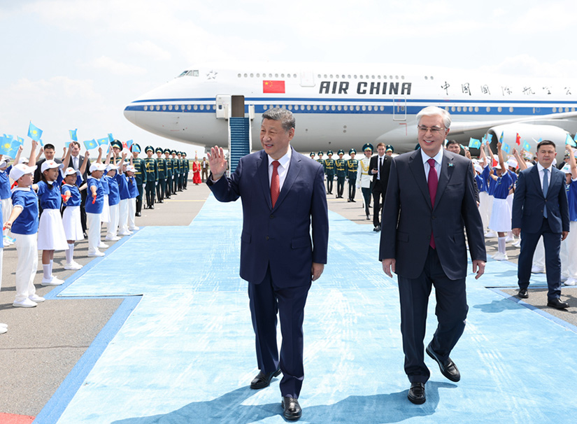 习近平抵达阿斯塔纳出席第二届中国—中亚峰会