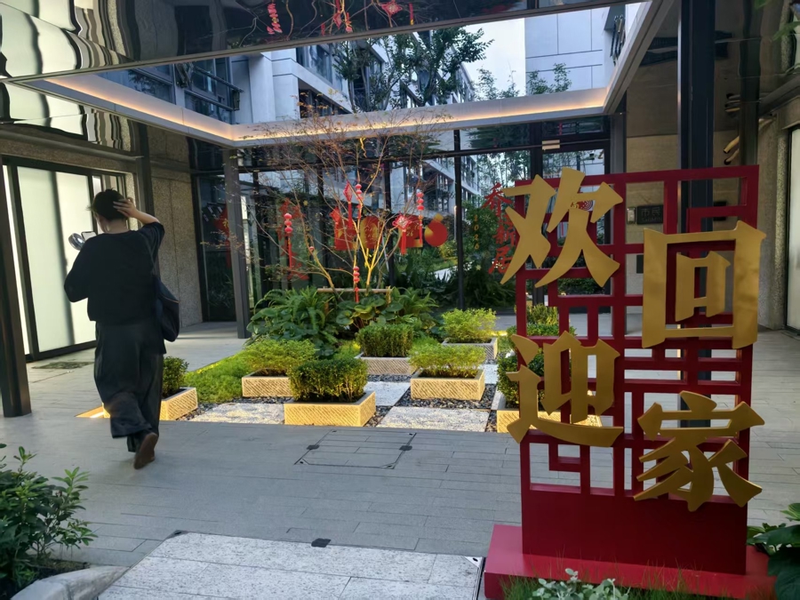 改造完成的市民新村居民区 新民晚报 周馨 摄（下同）