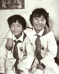 草原英雄小姐妹龙梅、玉荣为人民网题词