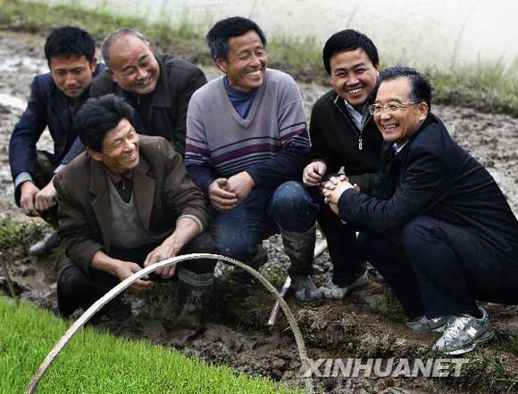 春耕时节话三农--温家宝在安徽考察农业生产纪