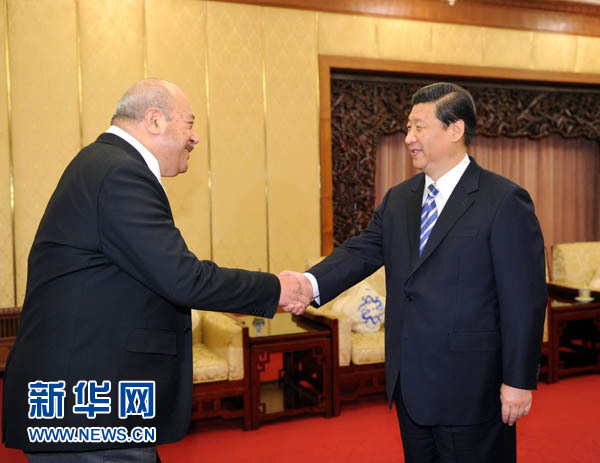 习近平会见汤加国王图普五世