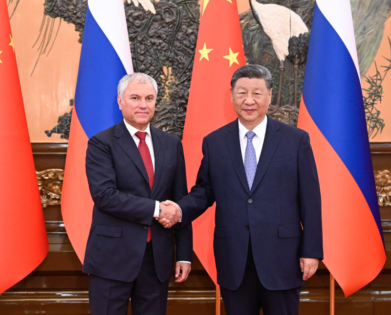 △8月26日上午，国家主席习近平在北京人民大会堂会见俄罗斯国家杜马主席沃洛金。