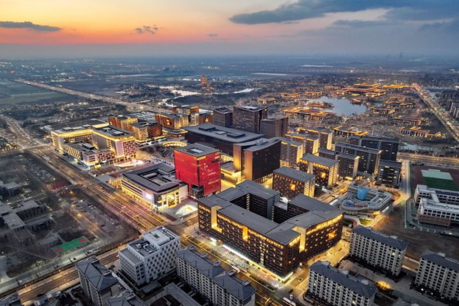 2025年3月15日拍摄的雄安商务服务中心夜景（无人机照片）。新华社记者 牟宇 摄