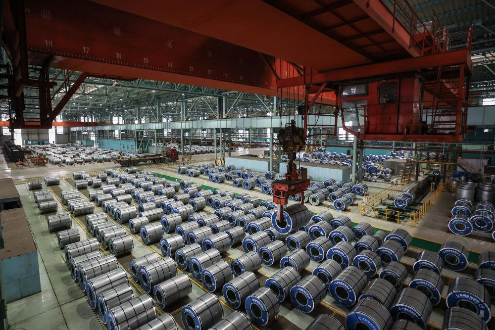 2025年12月6日,鞍鋼集團本鋼板材冷軋總廠第三冷軋廠成品庫。