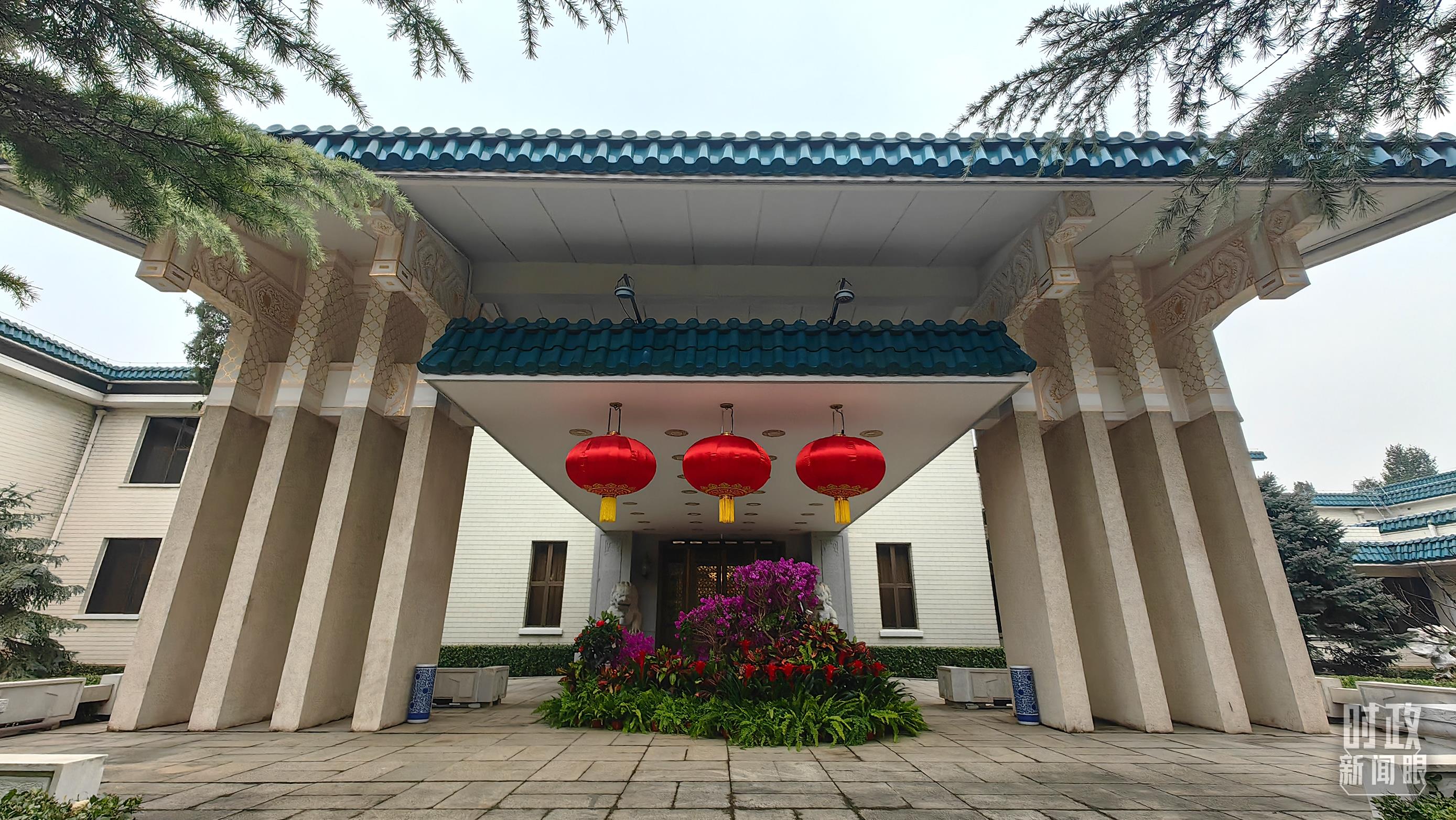 ���е��쵼�˾��л����¥�Ⲽ���˵������ʻ�������̨���Ӽ��߶ε������㣩